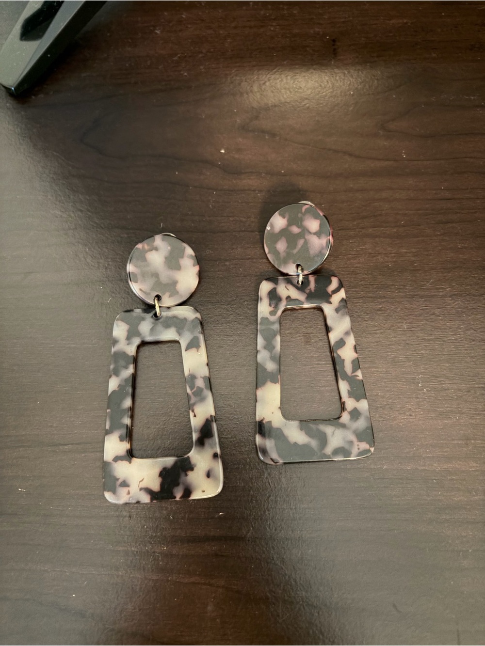Black & White Tortoiseshell Drop Earrings